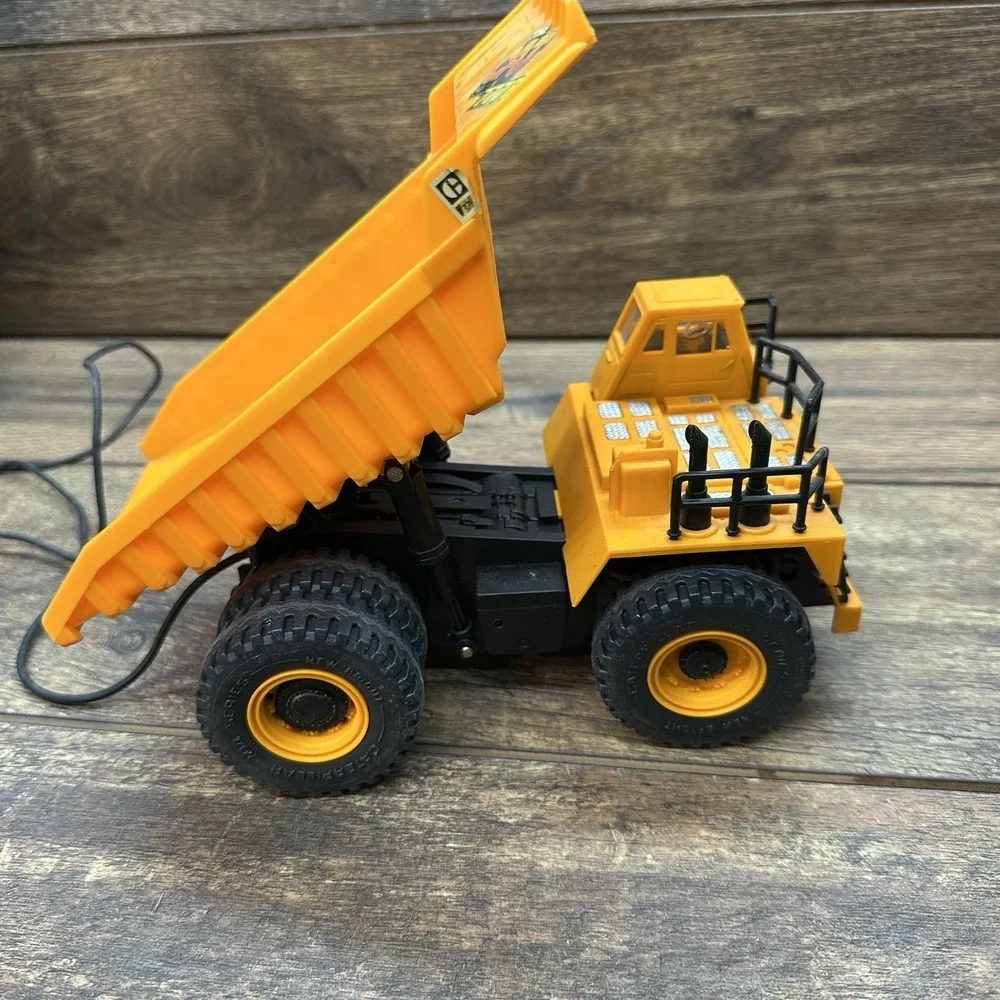 1987‎ The Cat 777b Remote Control